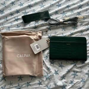 Croc Wallet in Emerald